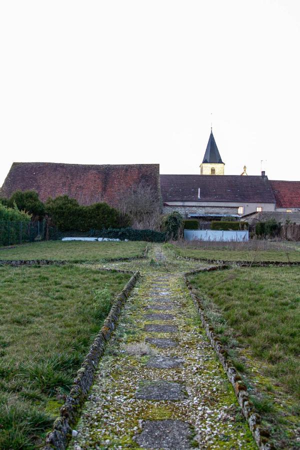 Le Loup Qui Dort Bed & Breakfast Longwy-sur-le-Doubs Exterior photo